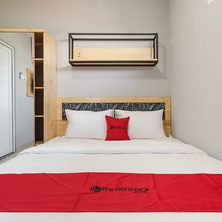 Reddoorz Near Plaza Atrium Senen Hotel Jakarta Eksteriør billede