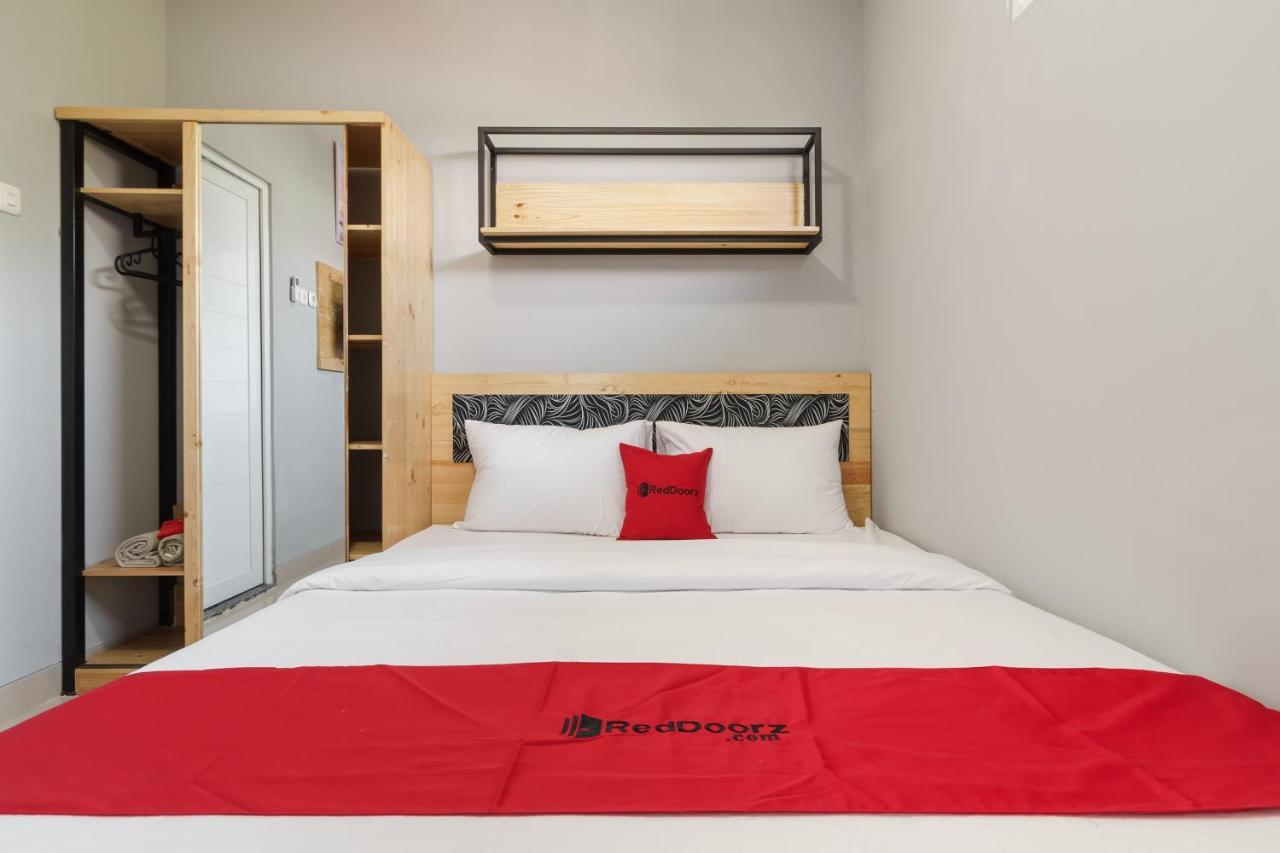 Reddoorz Near Plaza Atrium Senen Hotel Jakarta Eksteriør billede