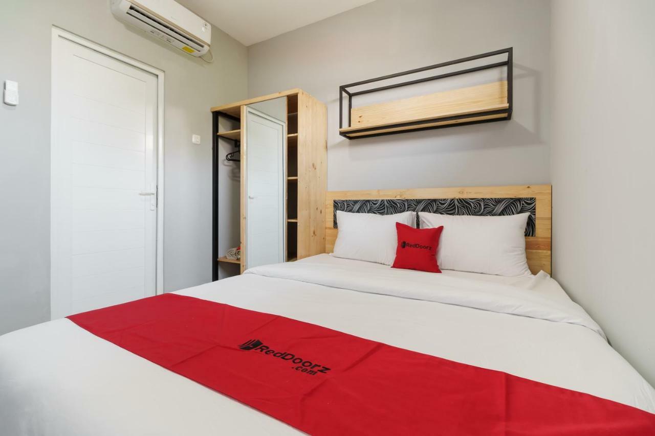Reddoorz Near Plaza Atrium Senen Hotel Jakarta Eksteriør billede