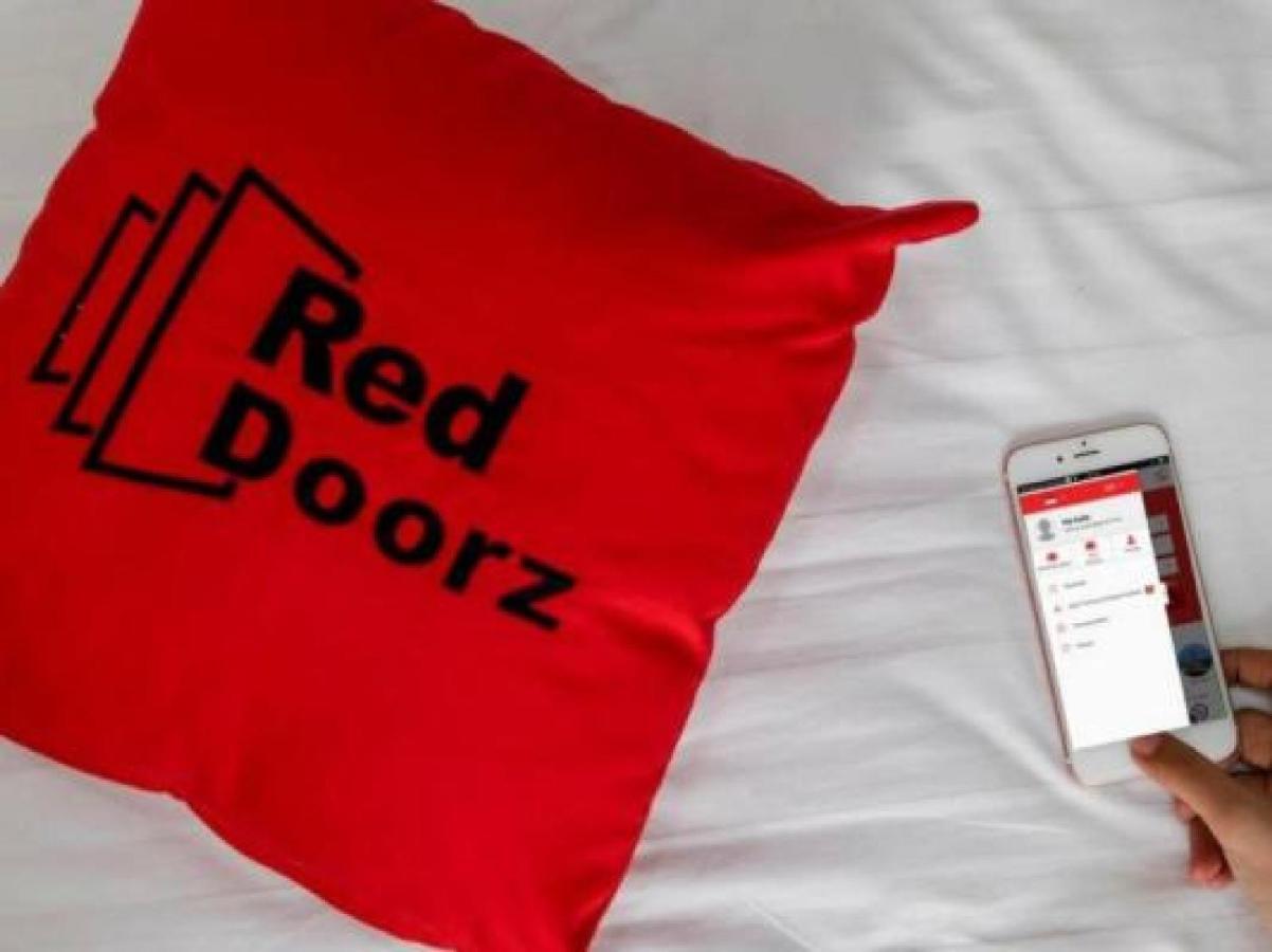 Reddoorz Near Plaza Atrium Senen Hotel Jakarta Eksteriør billede